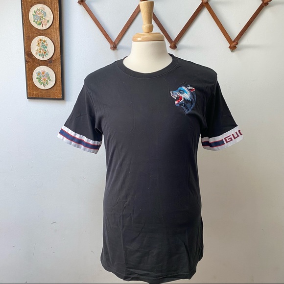 Gucci Other - Gucci Wolf Logo Embroidered Tee